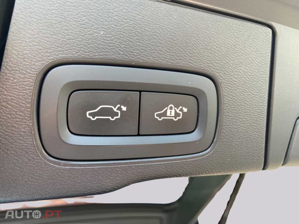 Volvo XC60 T8 AWD  I.V.A DEDUTIVEL