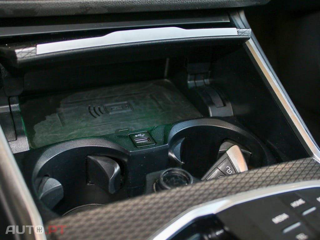 BMW 330 e Touring Pack Desportivo M Auto