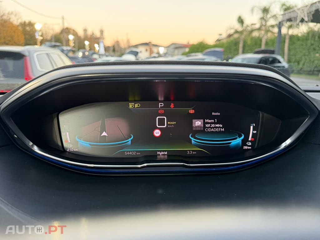 Peugeot 3008 1.6 Hybrid Allure e-EAT8