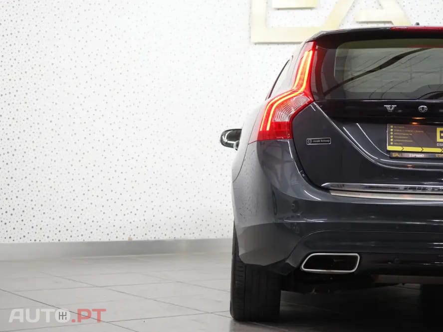 Volvo V60 2.4 D6 Summum AWD Phev
