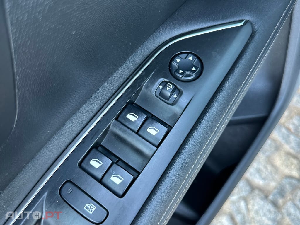 Peugeot 3008 1.2 PureTech Allure