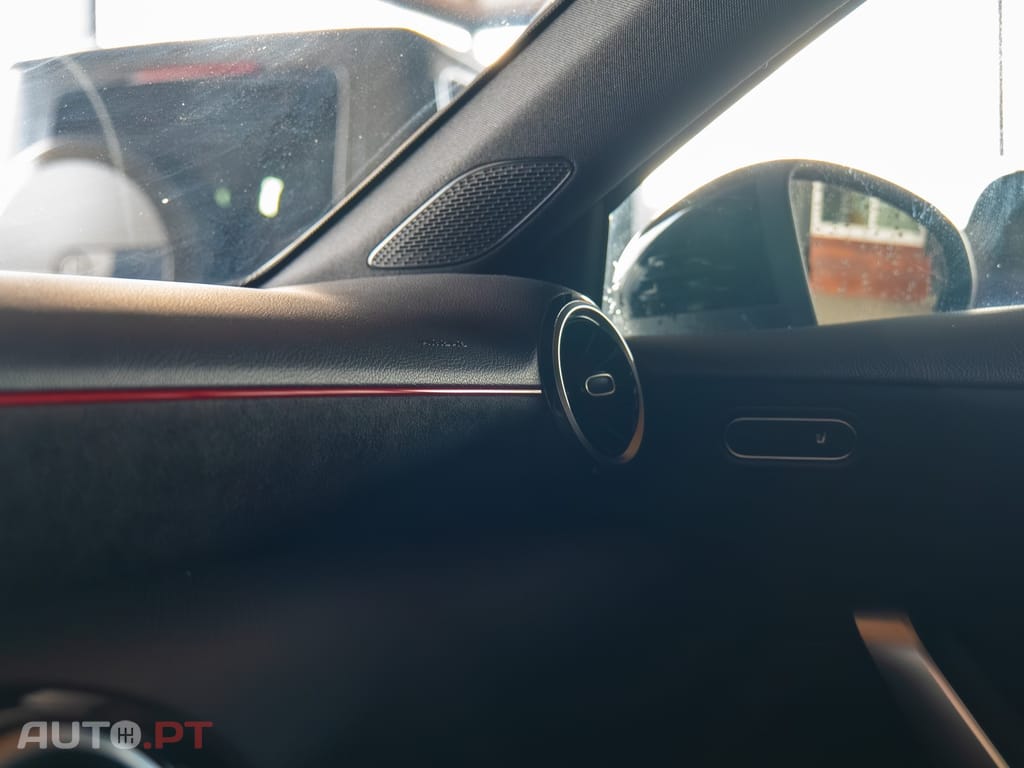 Mercedes-Benz A 35 AMG 4Matic Speedshift DCT 7G