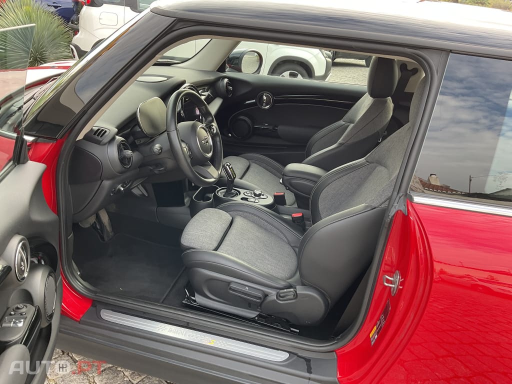 MINI Cooper Cooper SE