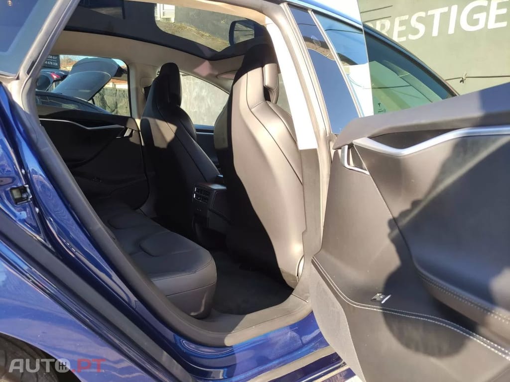 Tesla Model S 75D