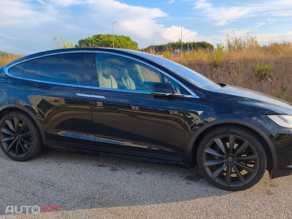 Tesla Model X 100D