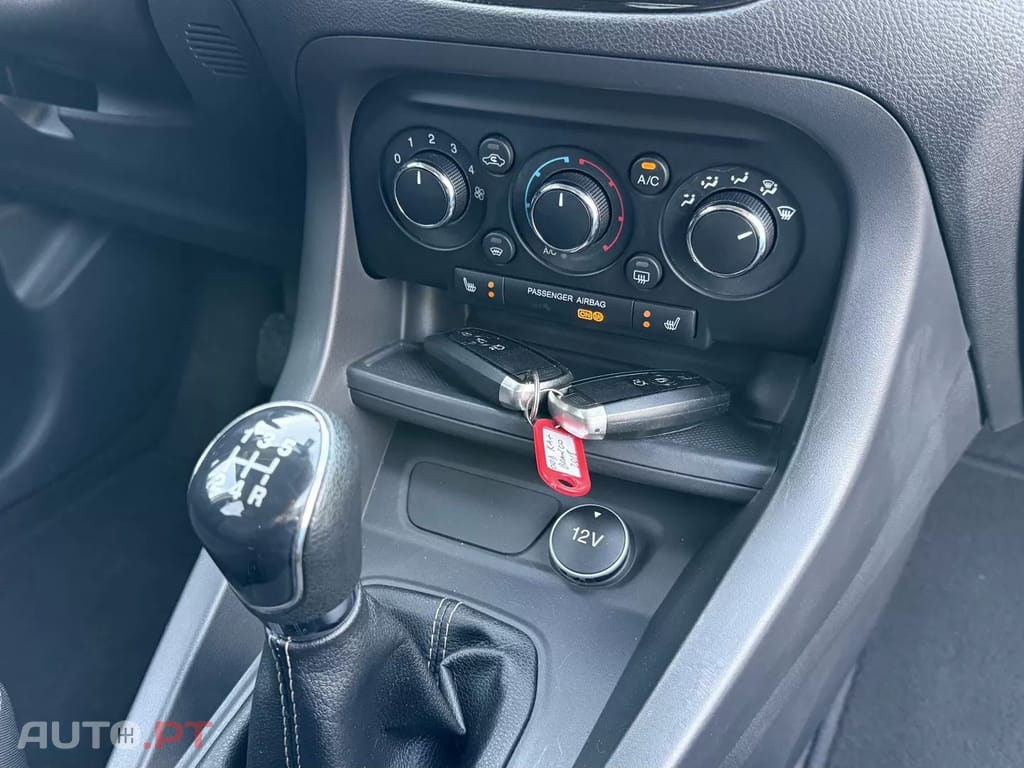 Ford KA 1.2 Ti-VCT White & Black Edition