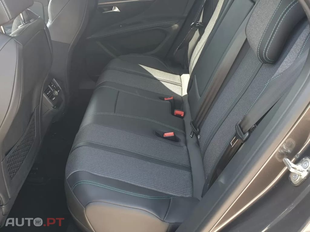 Peugeot 3008 1.6 Hybrid Allure Pack e-EAT8