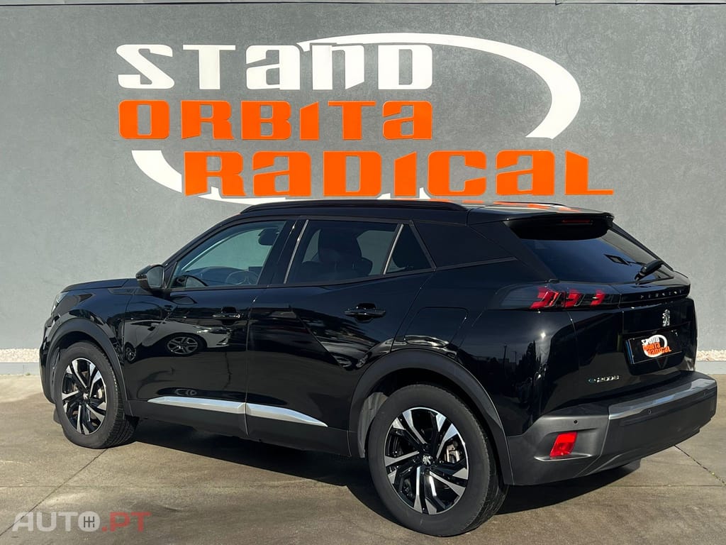 Peugeot E-2008 50 kWh Allure Pack