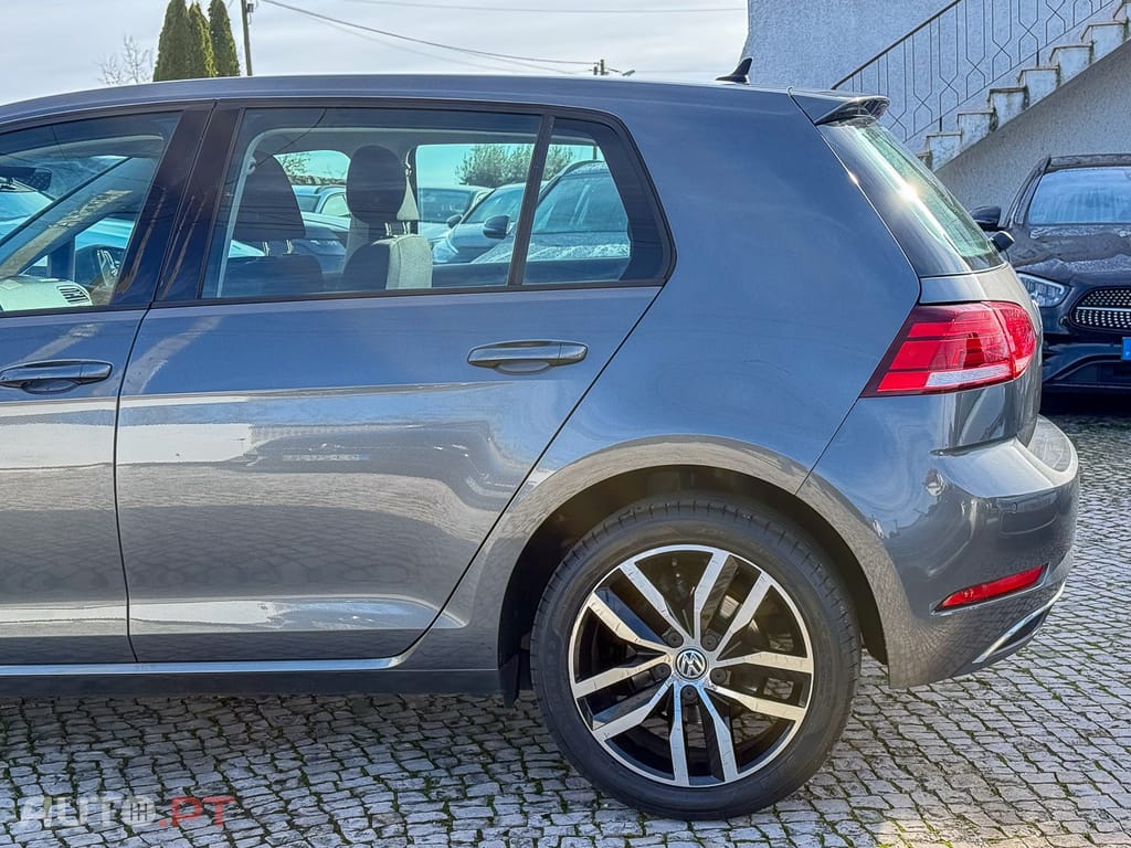 Volkswagen Golf 1.0 TSI Confortline