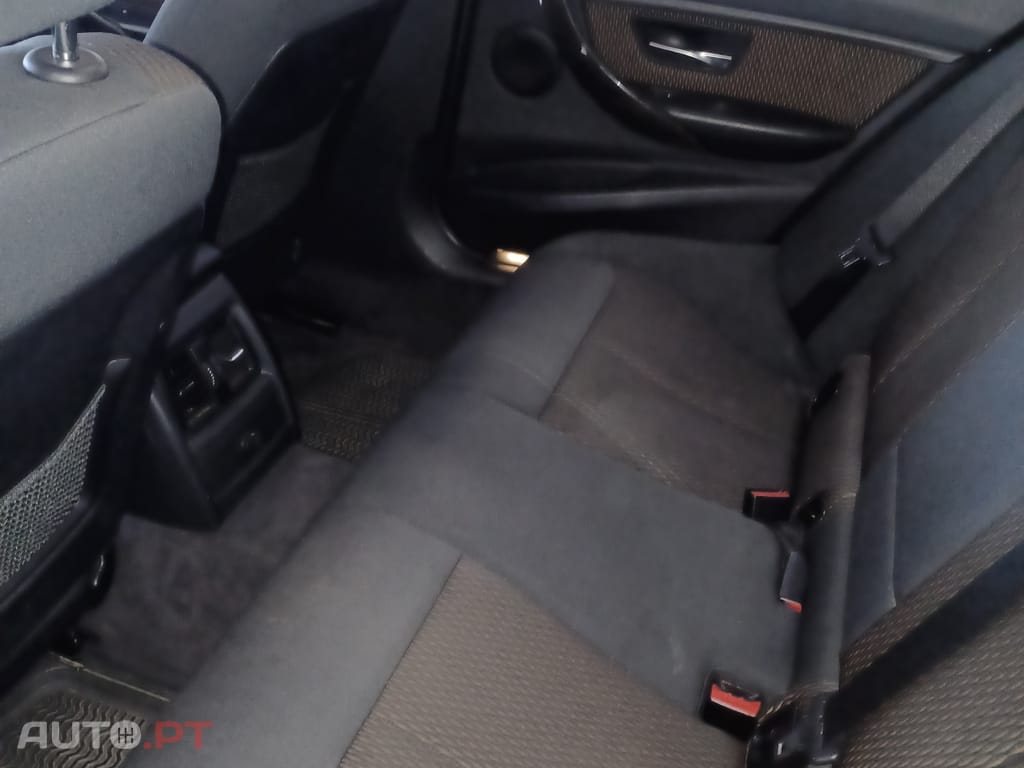 BMW 320 Touring d Luxury 184cv