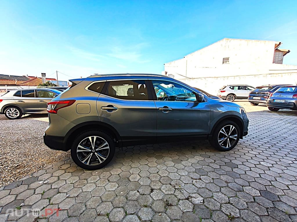 Nissan Qashqai 1.2 DIG-T N-Connecta 18
