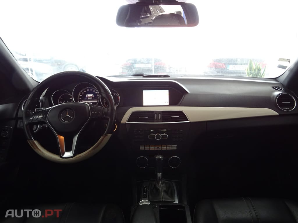 Mercedes-Benz C 200 Outro