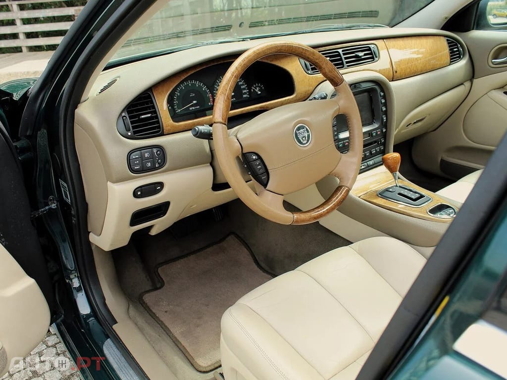 Jaguar S-Type 2.5 V6 Executive