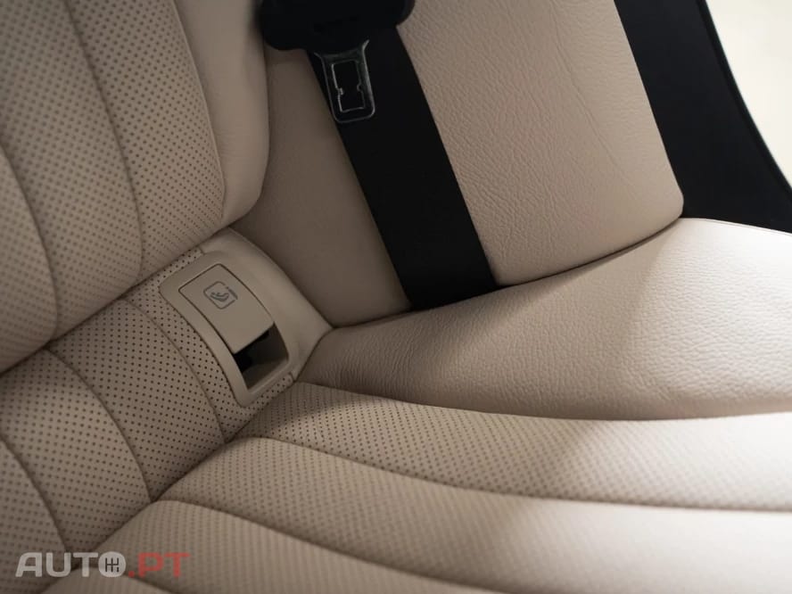 Mercedes-Benz E 300 9G-TRONIC AMG Line