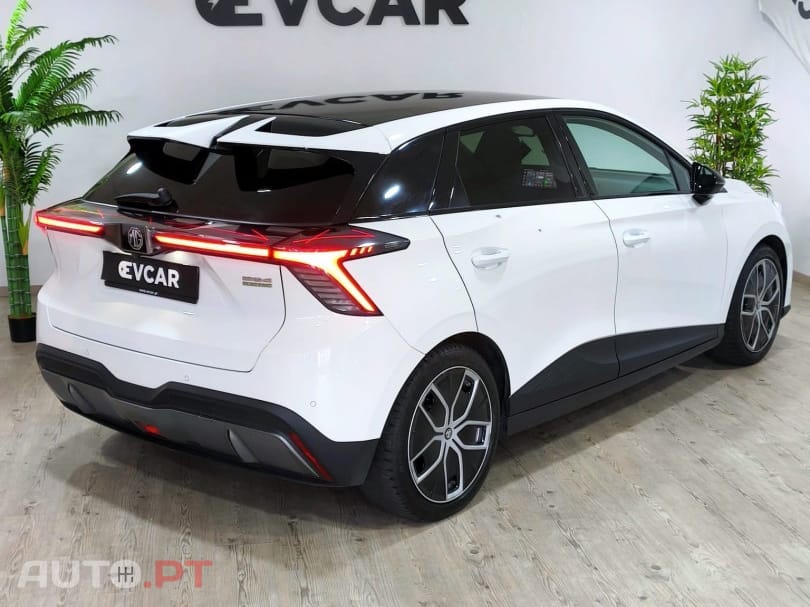 MG MG4 64 kWh Luxury