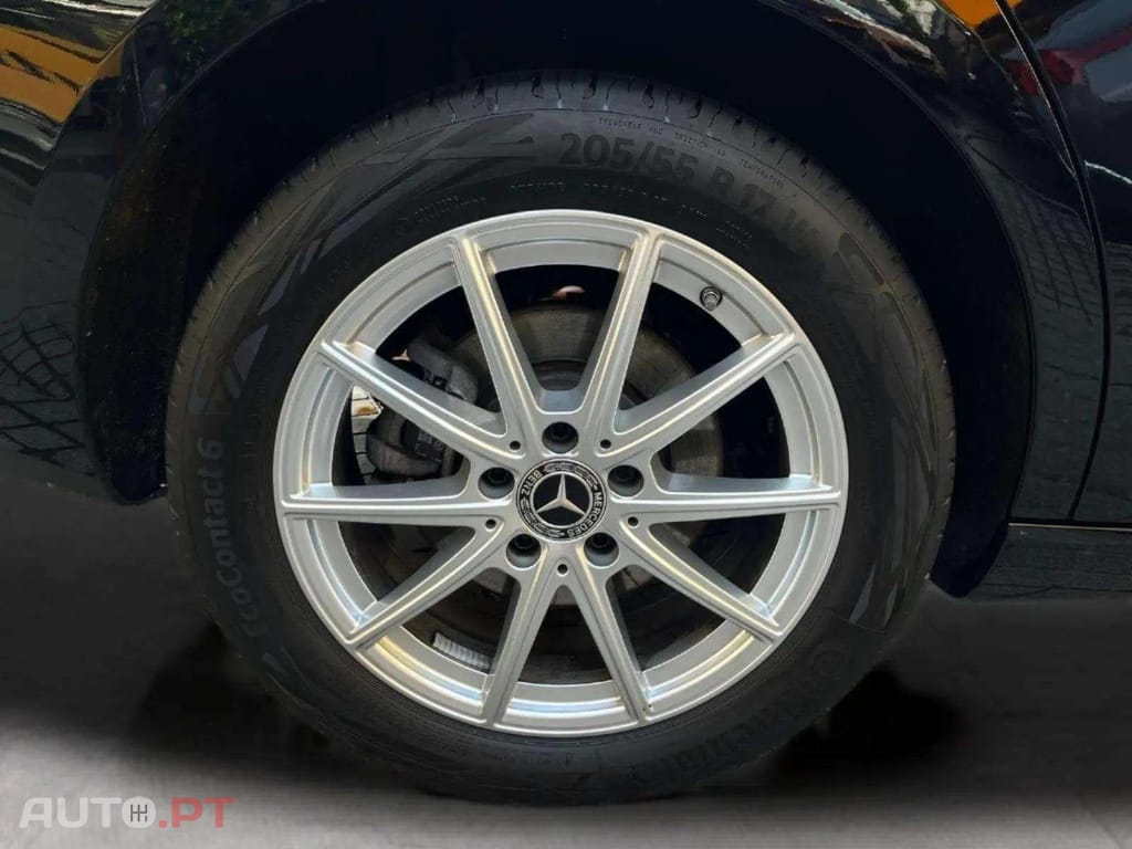 Mercedes-Benz CLA 180 SB DCT 