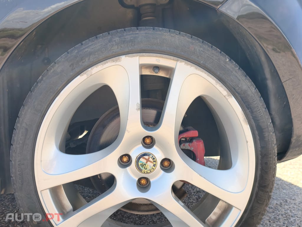 Alfa Romeo Mito Versão topo (Distinctive/Veloce) — Importado.