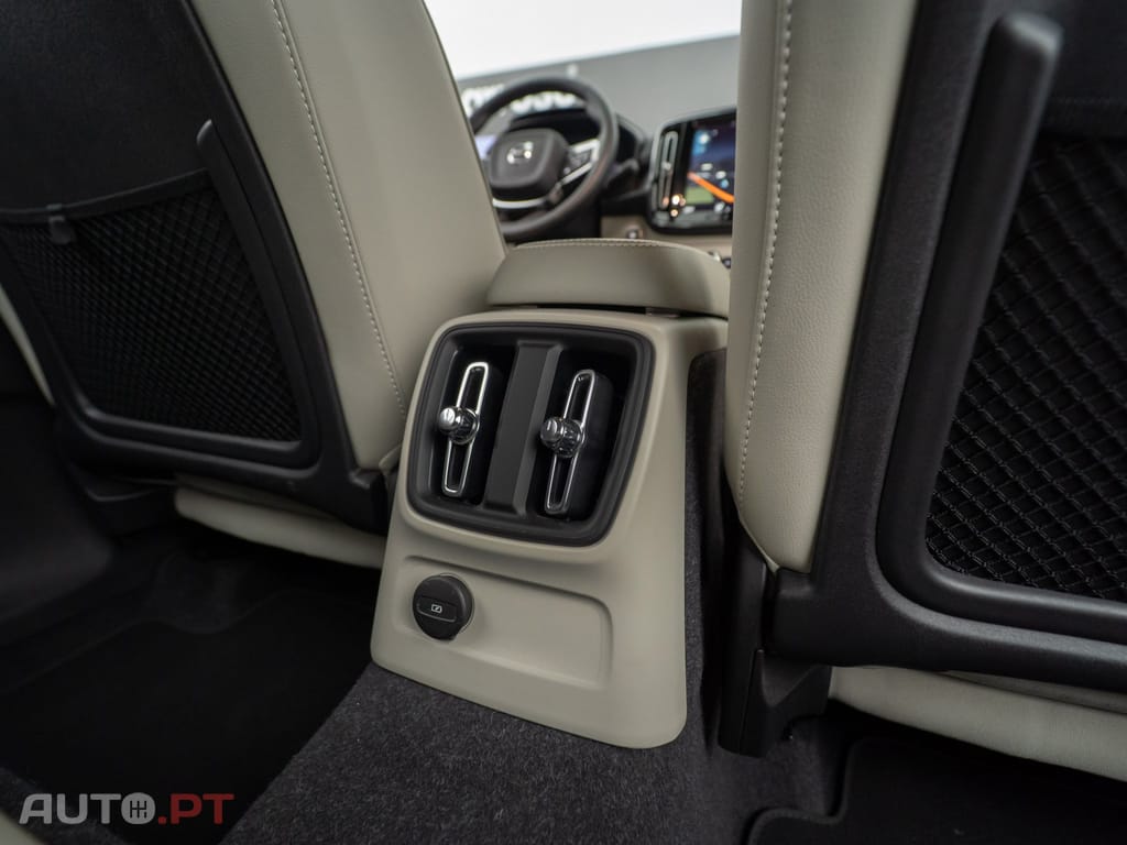 Volvo XC40 1.5 T5 PHEV Inscription Expression