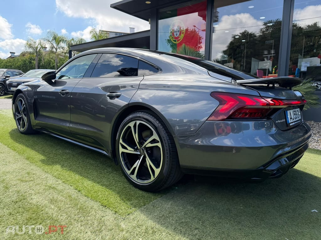 Audi E-Tron GT quattro