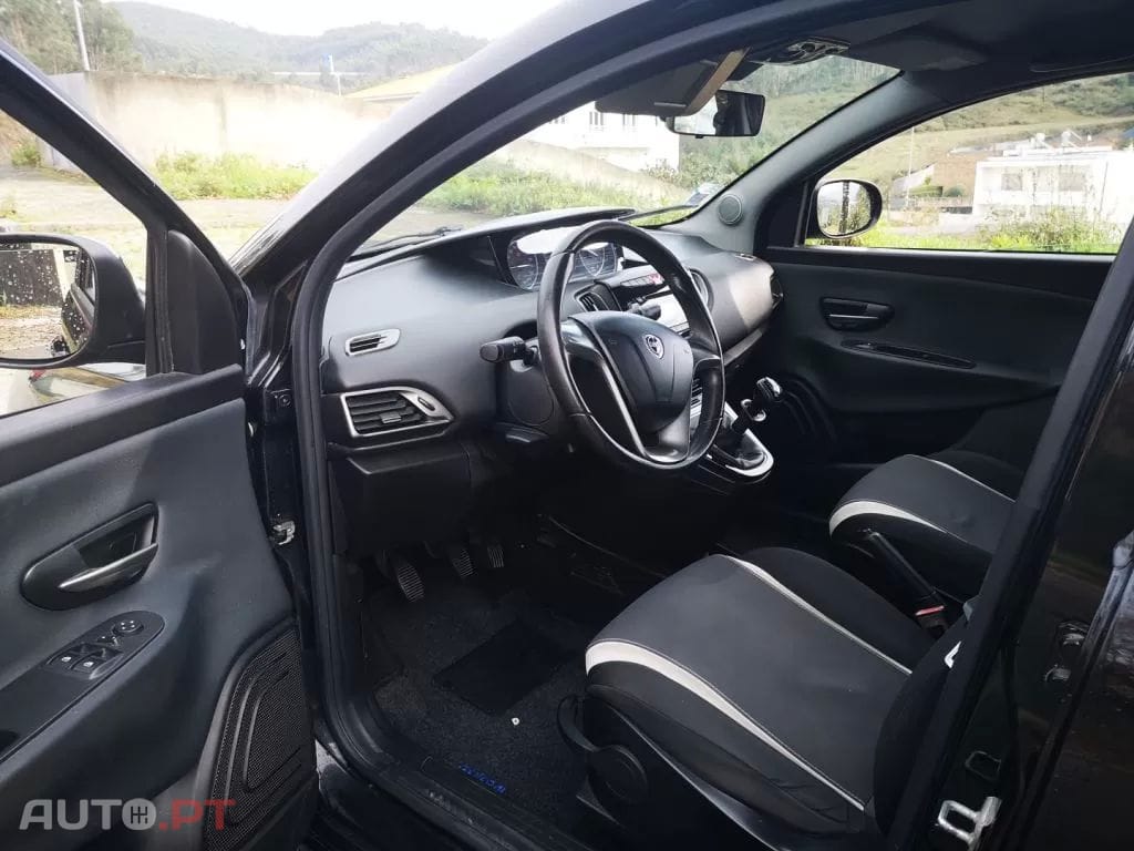 Lancia Ypsilon 1.2 S&S Gold