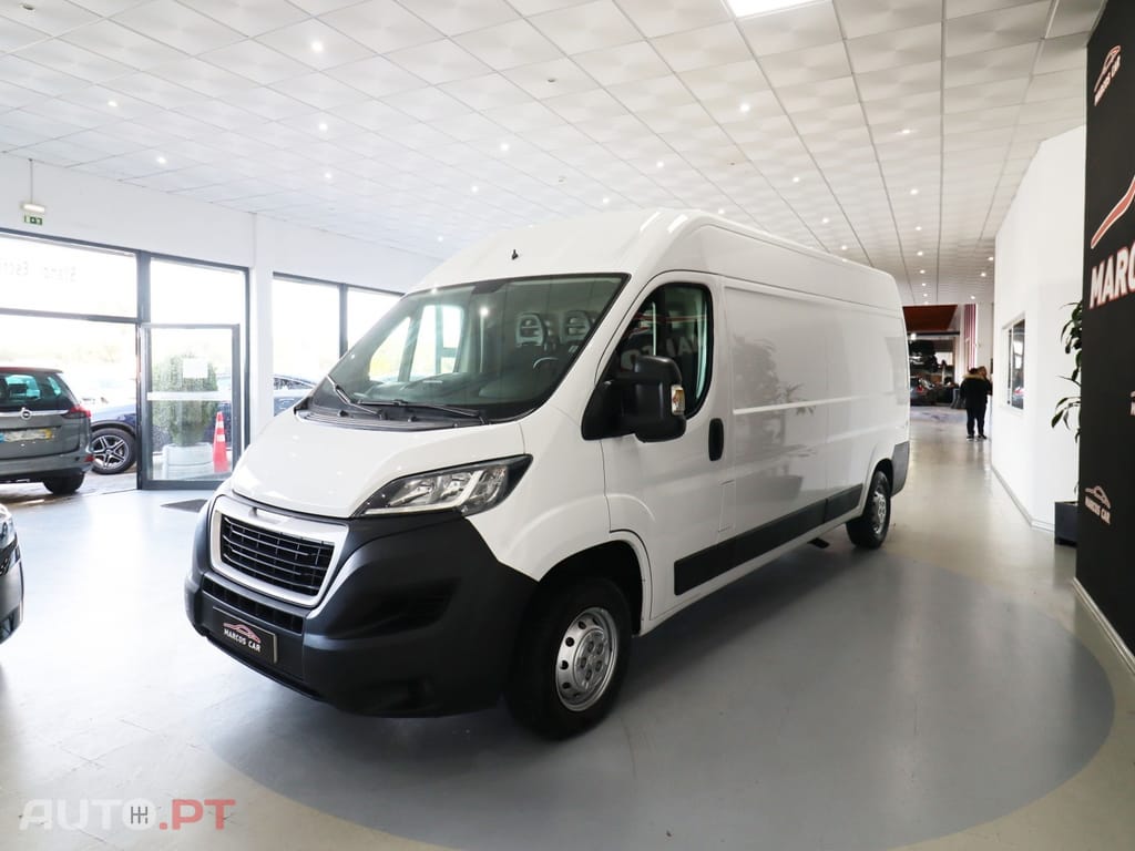 Peugeot Boxer 2.0 BlueHDi 330 L2H2 Premium