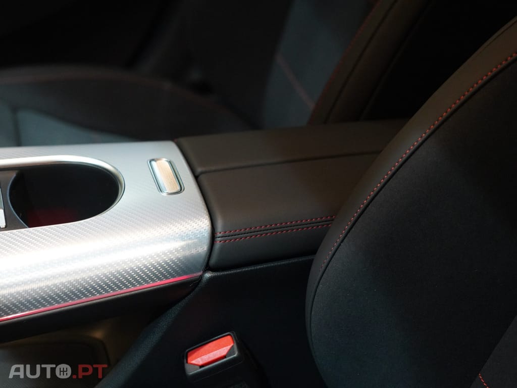 Mercedes-Benz CLA 250 com tecnologia EQ