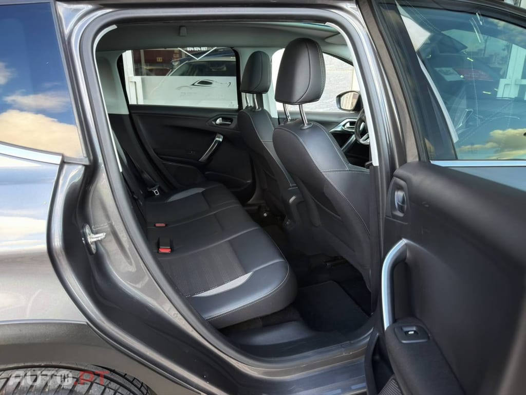 Peugeot 2008 1.2 PureTech Allure
