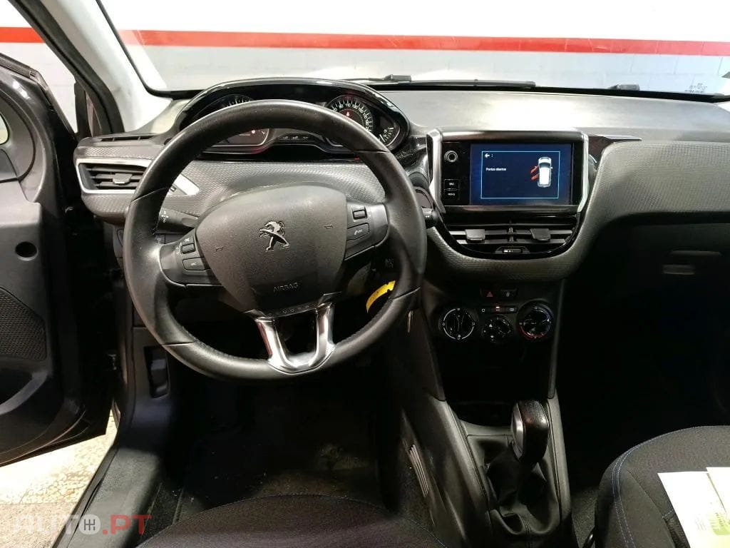 Peugeot 208 1.2 PureTech Signature