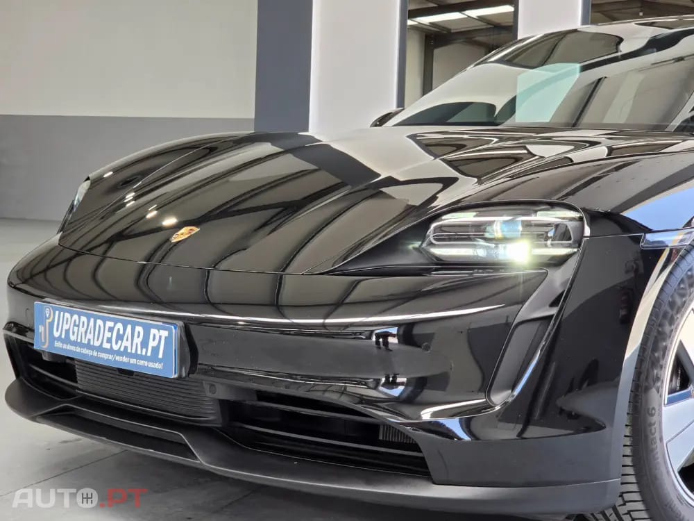 Porsche Taycan 4