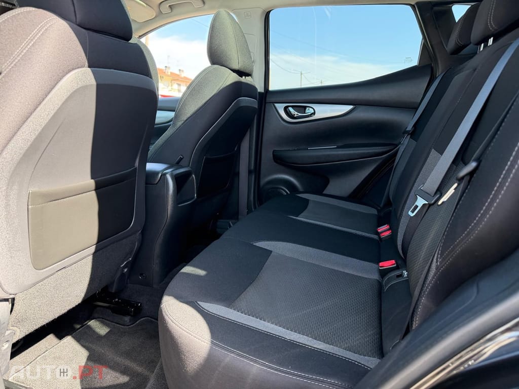 Nissan Qashqai 1.5 dCi N-Connecta J18
