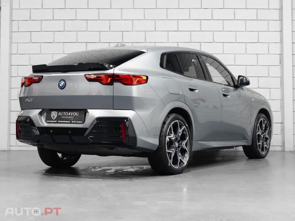 BMW iX2 xDrive30 Pack Desportivo M Pro