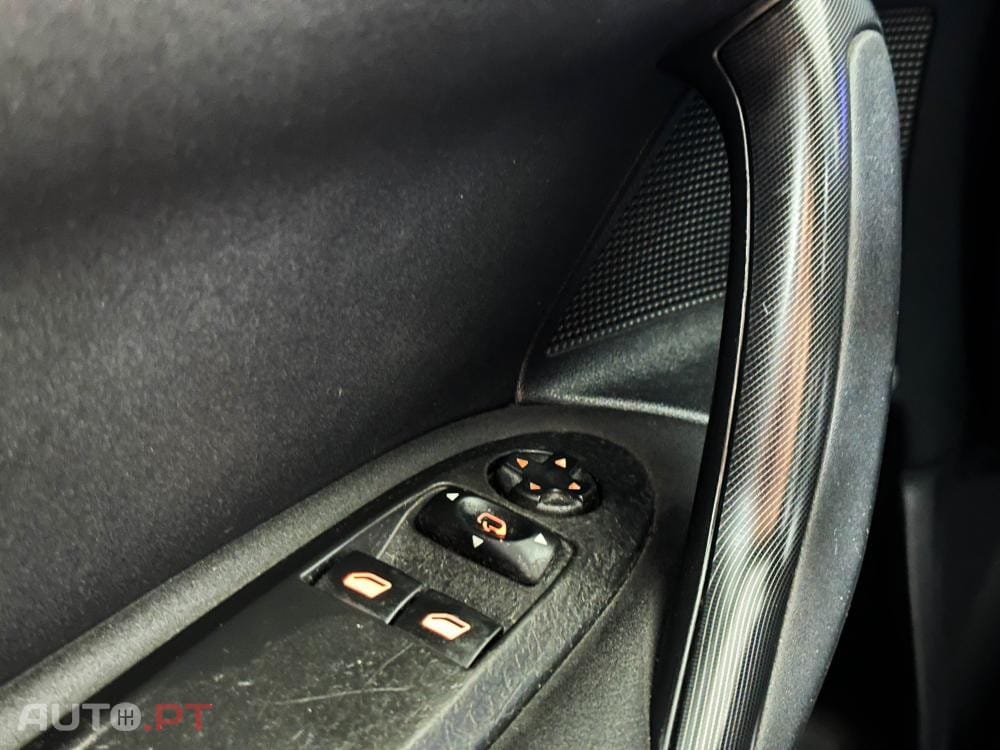 Citroen DS4 1.6 BlueHDi So Chic EAT6 J18