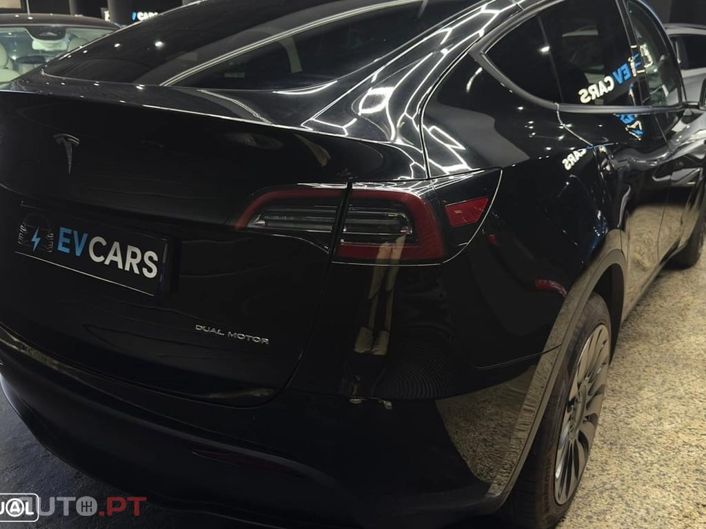 Tesla Model Y Long Range Dual Motor AWD