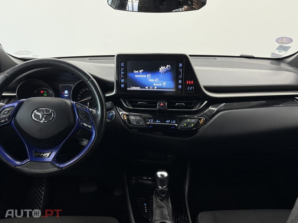 Toyota C-HR 1.8 Hybrid Square Collection
