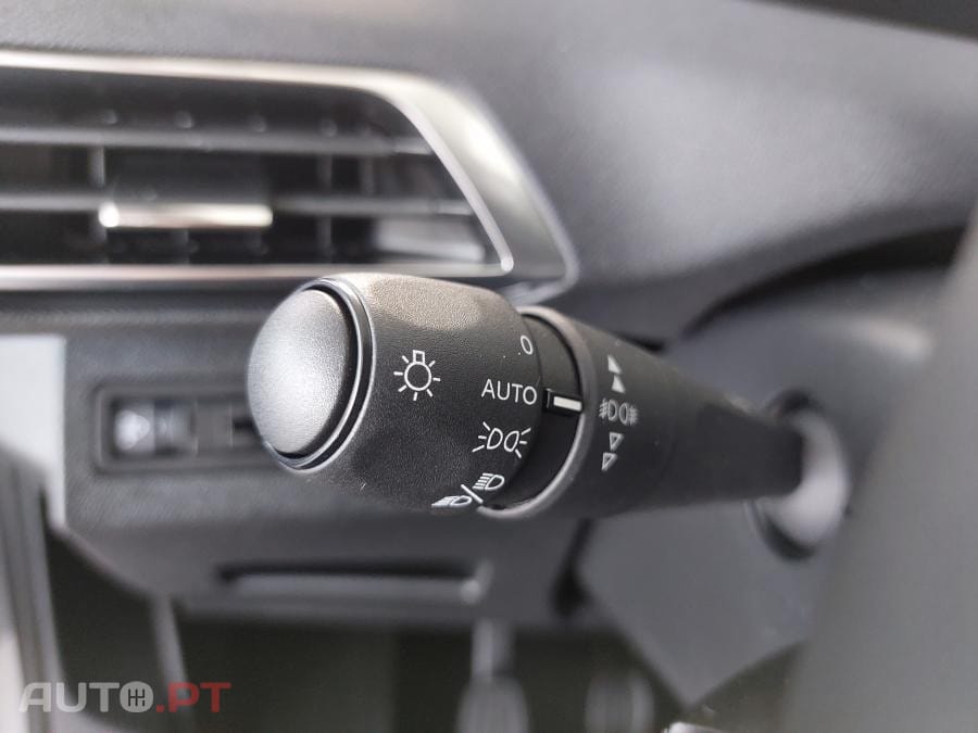 Peugeot 3008 1.5 BlueHDi Active