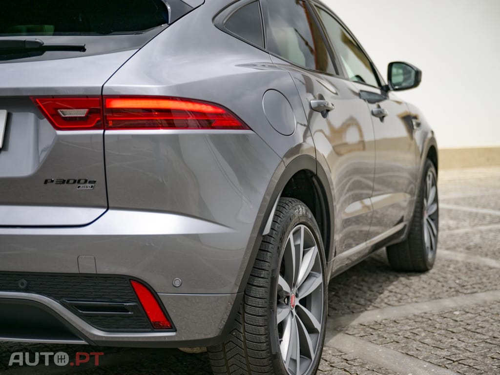 Jaguar E-Pace 1.5 P300e R-Dynamic SE AWD Aut.