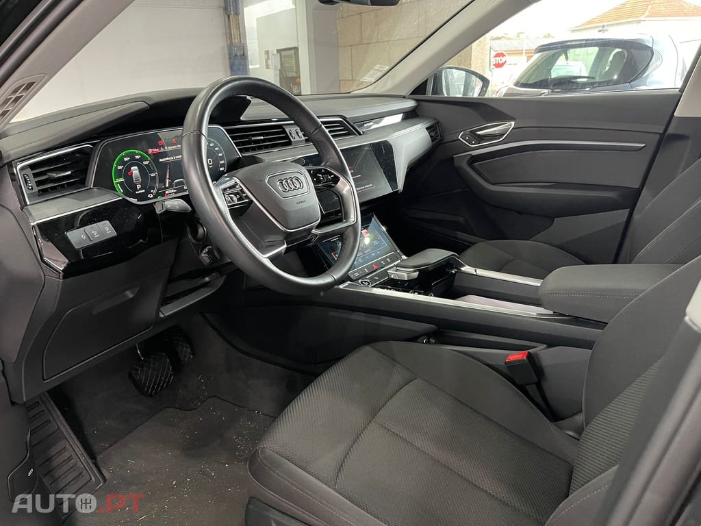 Audi Q8 E-Tron 55 quattro S line