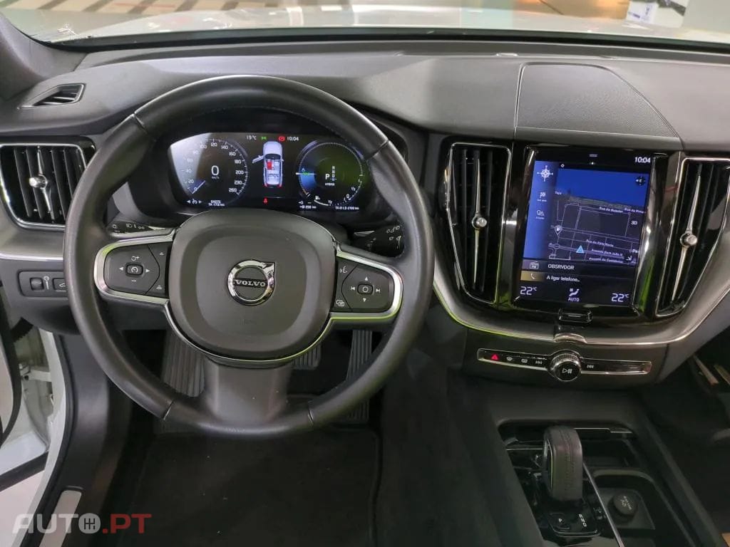 Volvo XC60 2.0 T8 PHEV Momentum Plus AWD