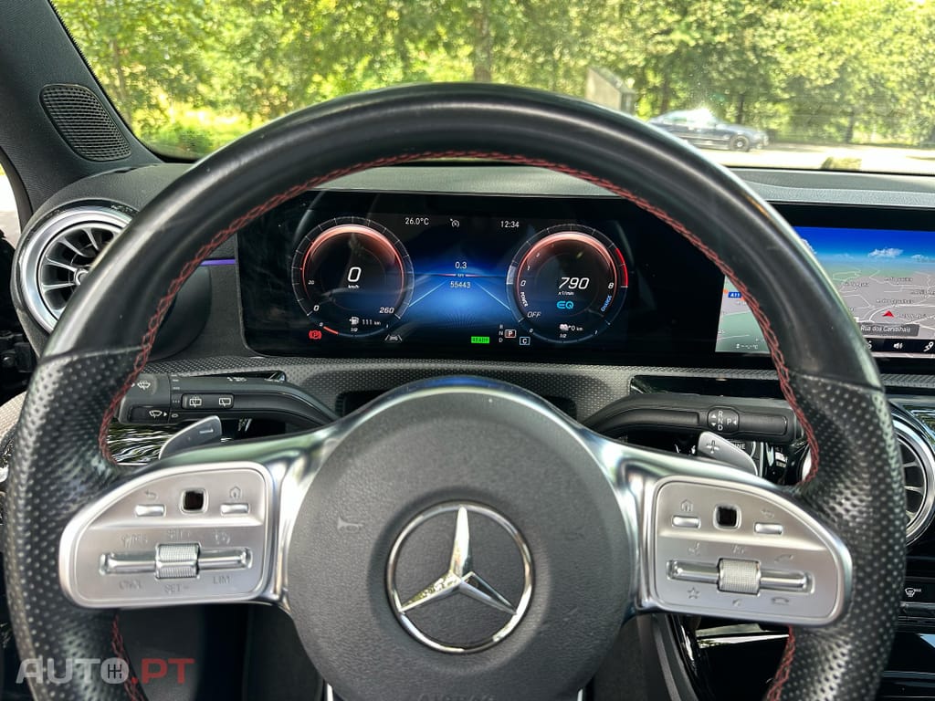 Mercedes-Benz A 250 e AMG Line
