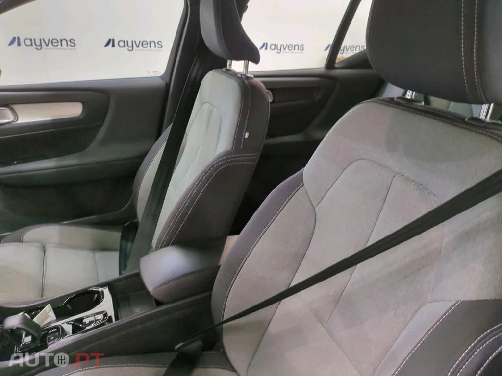 Volvo XC40 1.5 T4 PHEV Plus Dark