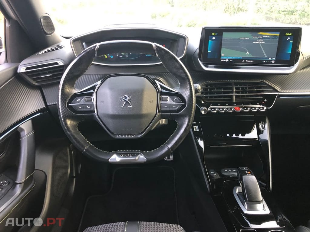 Peugeot E-2008 50 kWh GT