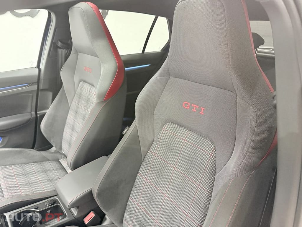 Volkswagen Golf GTI 2.0 TSI OPF DSG Performance