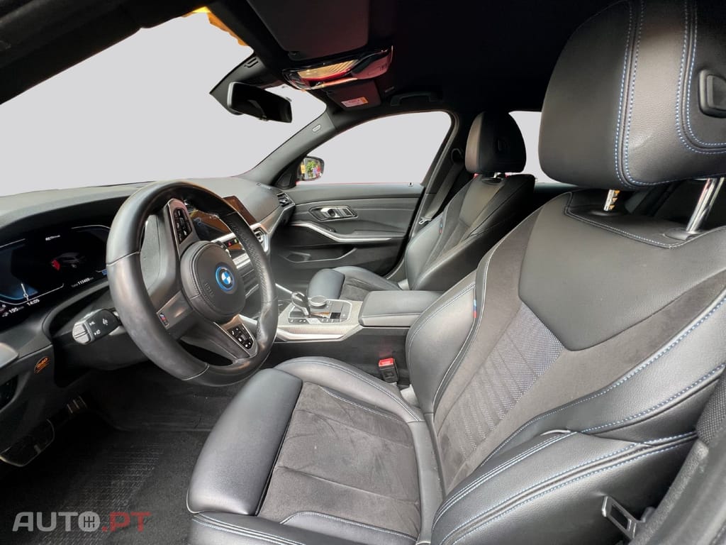 BMW 330 X DRIVE Pack M 