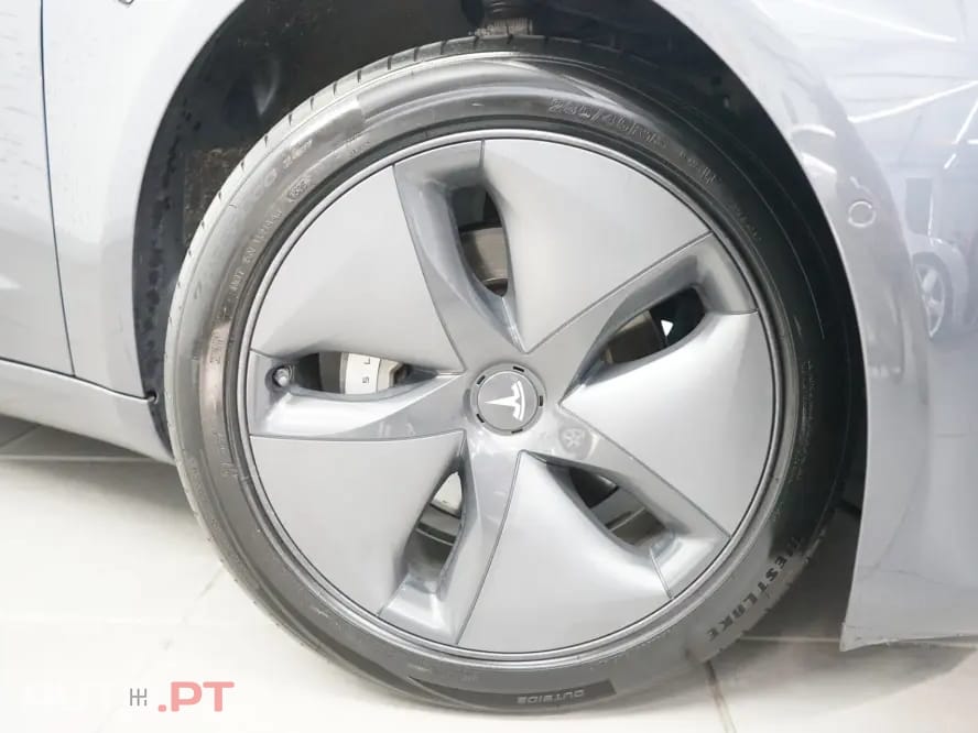 Tesla Model 3 Standard Range Plus RWD