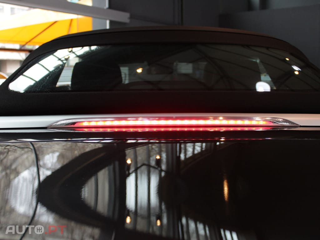 Mercedes-Benz E 220 AMG LINE