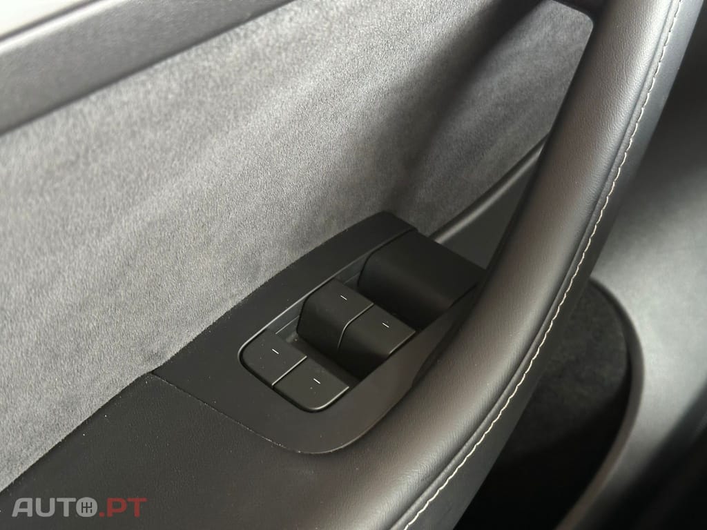 Tesla Model Y Standard RWD