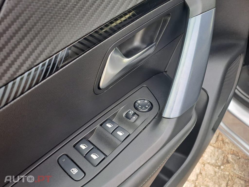 Peugeot 2008 1.2 PureTech Allure