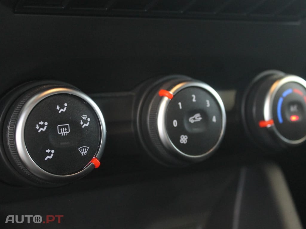 Renault Clio 1.0 TCe Limited Bi-Fuel