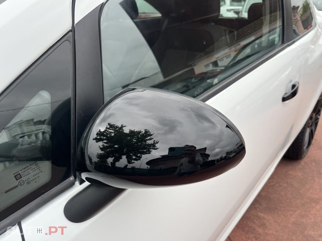 Opel Corsa 1.2 Black Edition