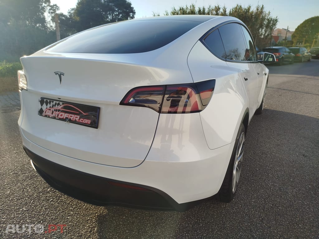 Tesla Model Y RWD